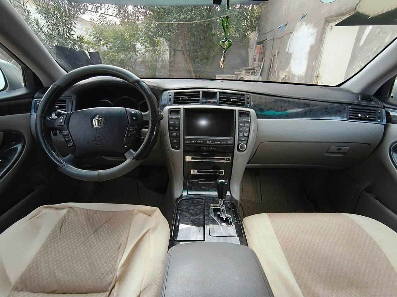 من رخصة اخونه الادمن
كراون شاهينه ادوات متومه طبق الاصل

شاهينه 2007كرستال 

دگمتين 

تحكم ستيرن 

 مسجل يخزن 400 مقطع صوتي

سماعات + دمام شغالات وصوت فول

كشنات جلد ملكي ياباني اصلي 

محرك كفاله 6 

تبريد ثلج بعز صيف 

تحكم خلفي بالصوت والمسجل بالكامل

ويل كب دنگه نيكل بلادي 

3 انظمة قياده عادي وسبورت وثلوج

كهربائياتها كلها شغاله وماتصرف عالسياره فلس واحد

السياره  كصه جنطه شغل  مضبوط

متومه 

ومكانها واسط  شاصي 184

السعر 35 وبي مجال حگ الجيه 

للتواصل عالخاص او الاتصال بالرقم

***********
