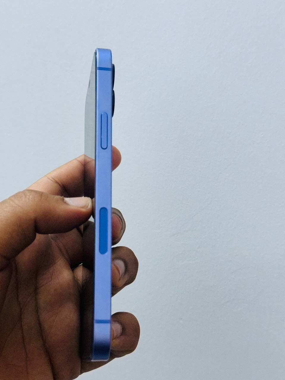 سلام عليكم 
ايفون 📱 12عادي 
بطاريه 79
ذاكره 128
نموذج m
ملحقات كيبل فقط
مكفول من لعطل وتصليح
كله شغال 
سعر خاص 
للبيع او مراوس 
ب13برو ماكس فقط 
وطي فرق كون مكفول 
نضافه 100/100
مكاني كوت انوار صدر
رقم ***********

