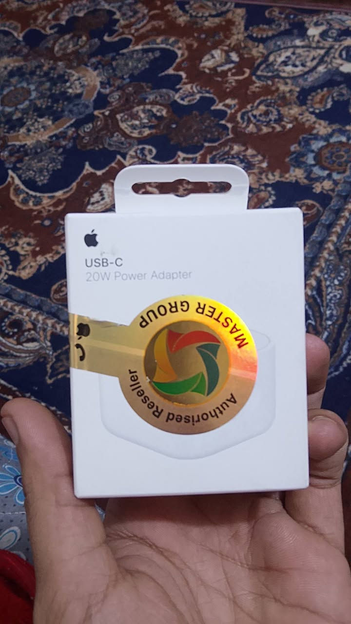 شاحنه اصليه  ماستر قيم بالي يرضي الله مستخدمه اقل الشهر.
مكاني نجف ميلاد 

***********
اتصال فقط مابي واتساب واذا تحب علق واني ادخلك خاص
