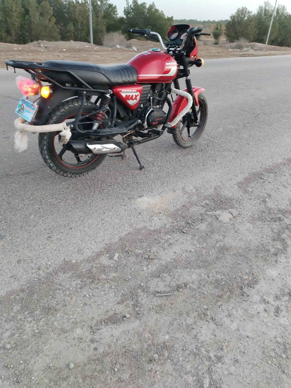 السلام عليكم دراجه دايون البيع موديل 21طالعه بل23٠مكينه 200مكفوله كفاله عامه وراق صولي ماشيه 7الف ققط حقيقي مكانك ناصريه شراي يتصل وبي خير ودلل ***********
