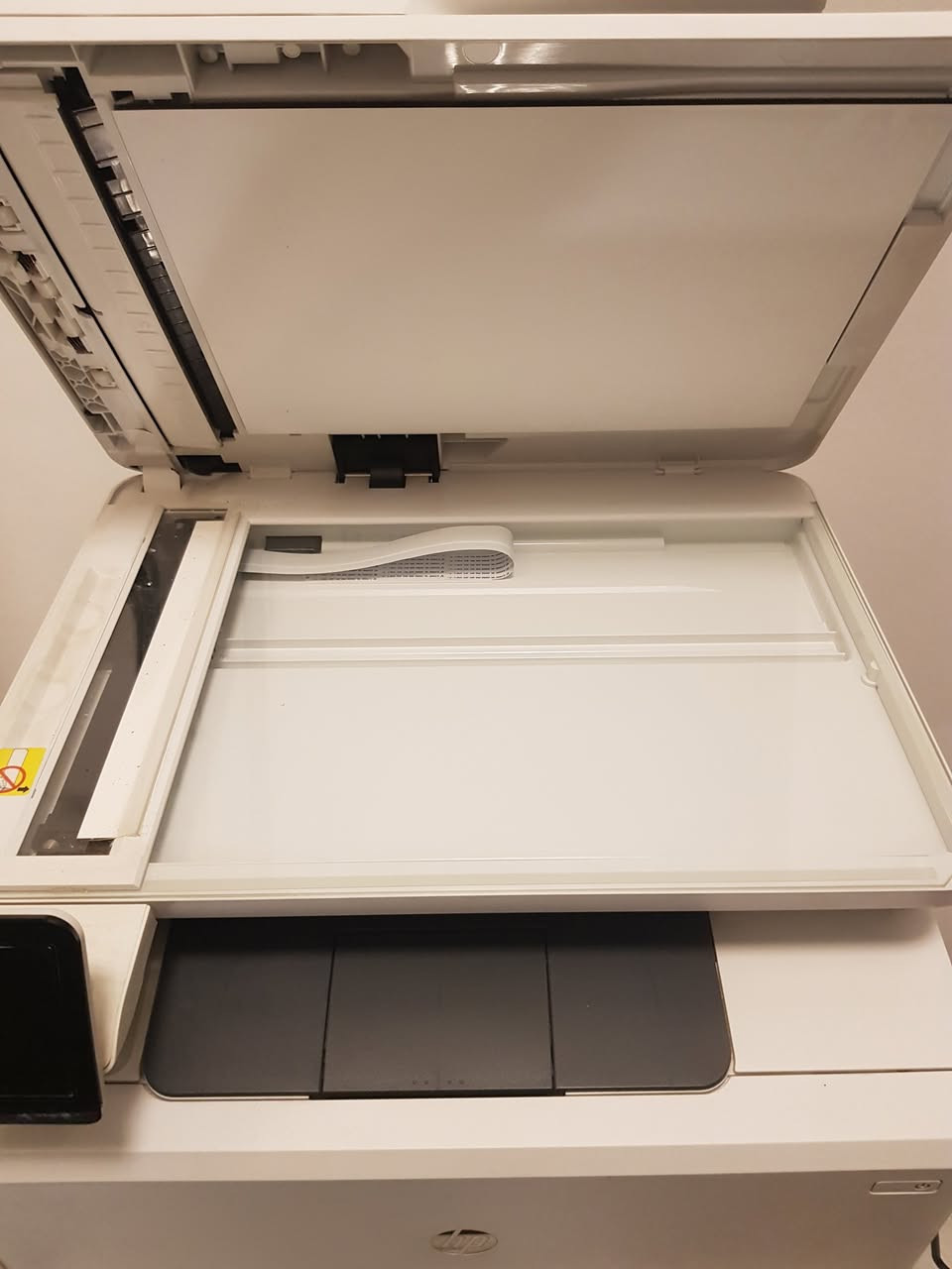 السلام عليكم 
متوفر طابعة Hp M281fdw مستخدم  
طباعة واستنساخ ملون 
حبر باودر ليزري 
واي فاي 
طباعة وجهين 
السعر 145 الف  
متوفر خدمة التوصيل الي جميع المحافظات
***********
***********
