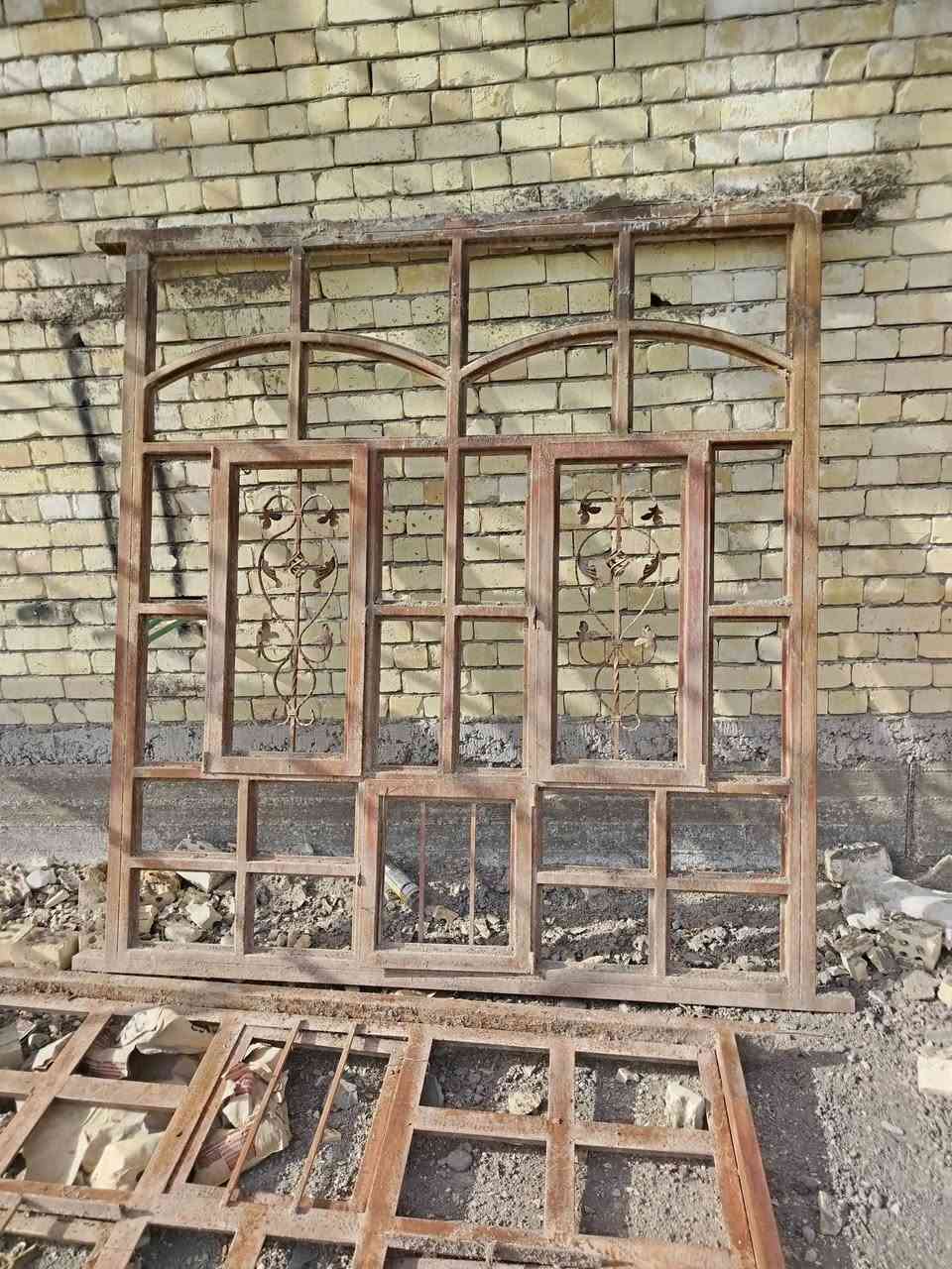 شبابيك حديد ثقيل
مع اقفاص تبريد مع وجرجوبه باب عدد 4
للعلم جديده مستعمل فقط متروكه


**إذا كنت صاحب هذا الإعلان وتريد حذفه لأي سبب، رجاءا أرسل رسالة إلى الدعم الفني**