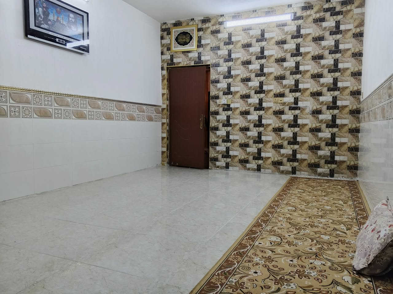 بيت للبيع المساحه ١٥٠ متر طابق واحد طابو صرف العنوان جسر ديالى حي الحكيم بفرع ملعب اسلام الاستفسار الاتصال على الرقم 
***********
