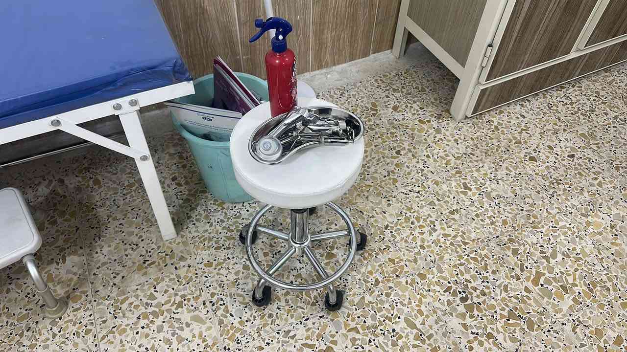 للبيع التواصل خاص وبسعر جدا مناسب
سدية فحص مرضى

لامب فحص عدد 2

ستاره فحص ابيض اللون

ستول ابيض متحرك

درجات  صعود للسدية

كرسي متحرك عدد واحد 

كرسي استقبال عدد 2
***********
