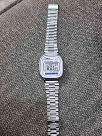 ساعتين للبيع اول ساعة كاسيو رقمية طراز LA670WA ساعة جديدة وحلوة ومرتبة...