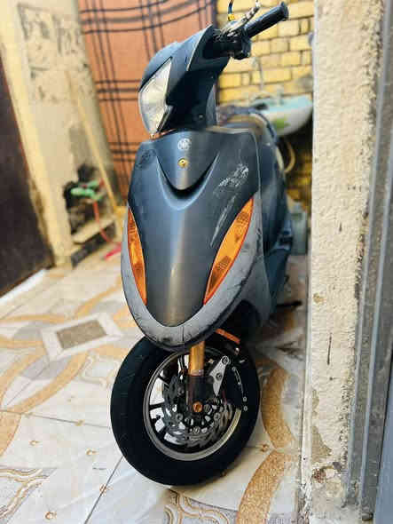 السلام عليكم دراجه ماكس عدله للبيع ما مفتوحه بلاديه 50 ما بيها نقص الدراجه كامله مزوده تزويد خارجي فقط واصلي مال حاويه شرط كفر أربع ولف اصلي فقط الكدام عادي دبلات خلفي امامي عنبار يدات ويل كب صالنصه قبق فلاوين قطره قبق عنبارمازده خلفيه وتساير أربع ولف دراجه نضيفه كلش 1150وبيها مجال قليل مكاني ناصريه رقمي ***********
