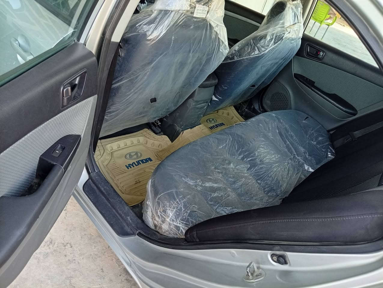 سلام عليكم سوناتا موديل9خليجي
بيه قطعتين بدون دواخل وبدون معجون سياره جديده وعله وضع الشركه باسمي السياره ماشيه 200 جاهزه من كلشي مكان السياره بغداد اليوسفيه السعر 140
***********واتساب او اتصال
