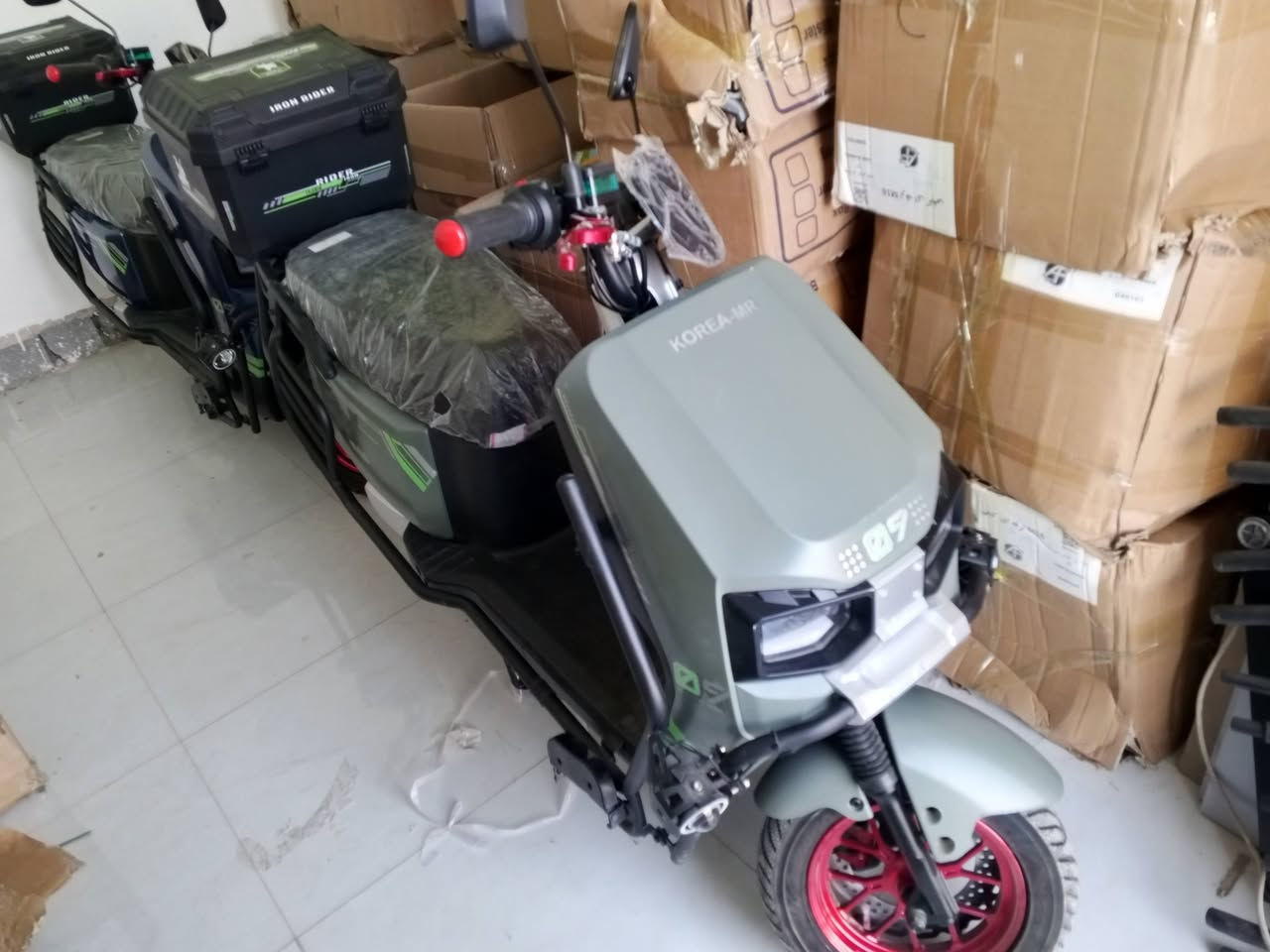 سلام عليكم ورحمة الله وبركاته مواطير شحن دبدوب جديد للبيع 
حجم ملف 2500W
عدد بطاريات 6
الاستفسار على الرقم *********** يتوفر واتساب
