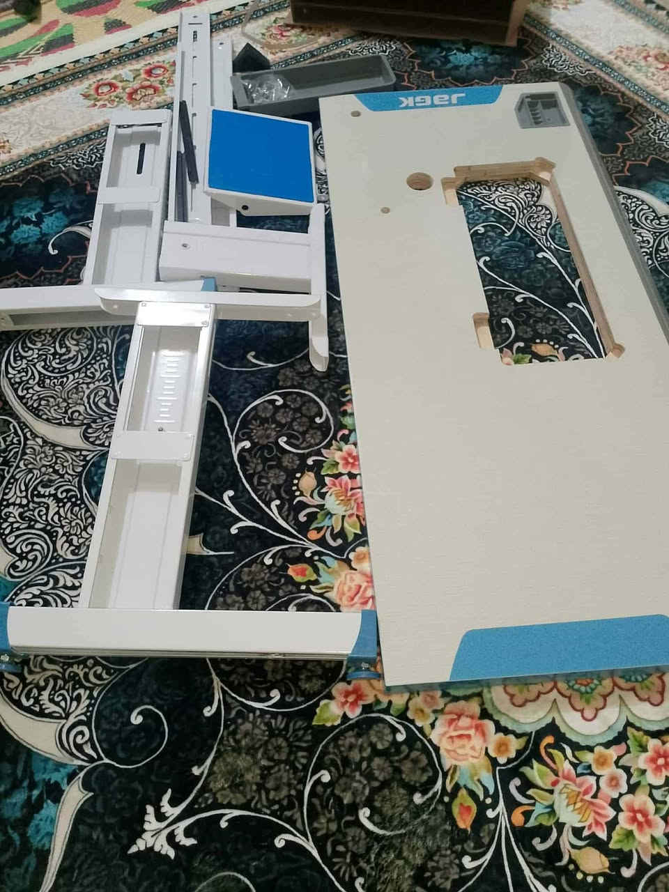 مكينة خياطة صناعية(JAGK F5) جديدة بعدها بل كارتون مامستعملة لو دقيقة ومابيهة كل نقص كاملة من الابرة الحد الميز مالتها.تستعمل لجميع انواع الخياطة الخفيفة والمتوسطة والثقيلة.+ميز كوي الملابس هم كذالك بعدة جديد مامستعمل ،ثنينهن سعرهن 350 ألف قفل بدون معاملة رجآ .🩵
محافظة ديالئ
رقم الهاتف/***********
متواجد ع خاص
