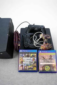 بلي 4 سلم اونلاين  الجهاز مكفول من التصليح فقط تنضيف  نص تيرا  كامل مل...