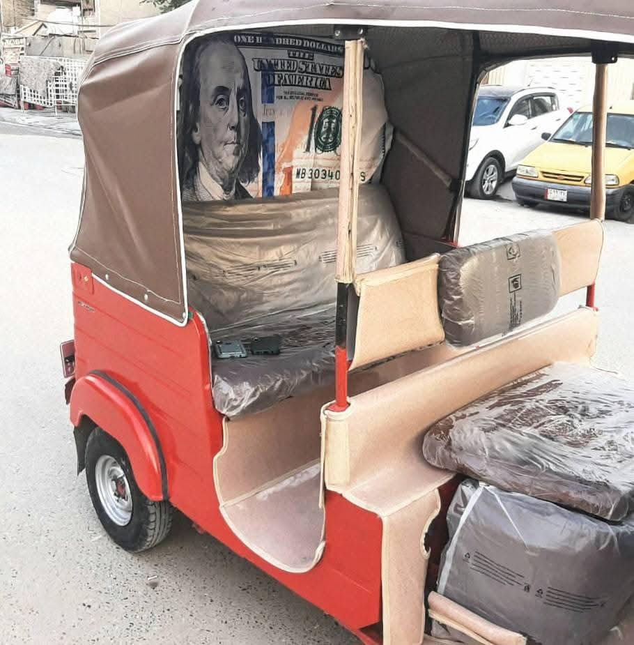 سلام عليكم تكتك موديل 18كير ومحرك جدد 
مكاني بغداد المحمودية تكتك معمره رقم بغداد 
نكليزي ب 5100وبيه مجال ***********
