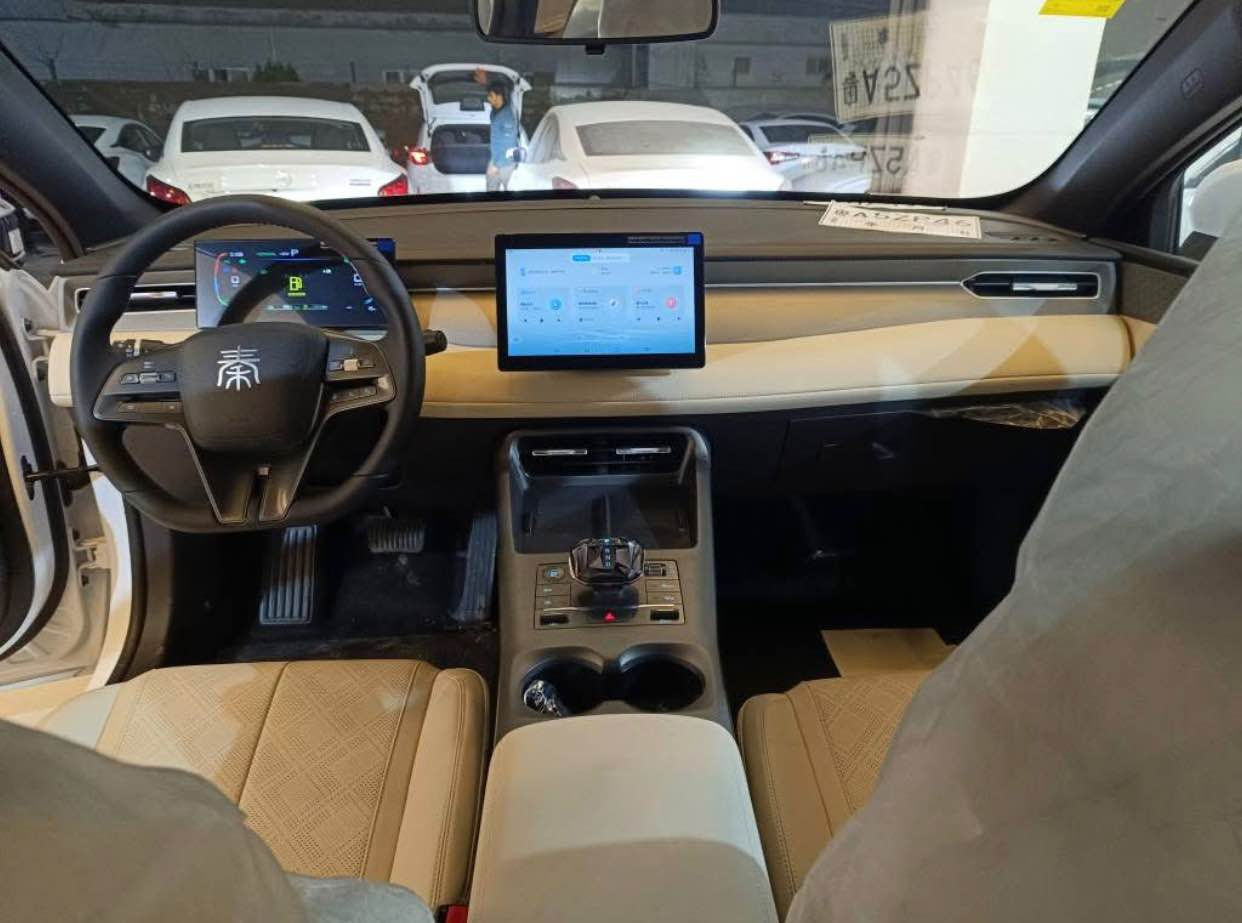 BYD qin plus 2025 

دوو بیوایدی کوین پلاس ٢٠٢٥ هیچیان نیە ناو زەردن یەکیان ٤٨٠٠ رۆیشتیە نرخی ١٣٣ 
یەکیان ٩٥٠٠ رۆیشتیە نرخی ١٣٢ 
رەقەم و شوێنیان هەولێر 

عندي اثنين بيوايدي كون بلاس٢٠٢٥مكفولين داخل كريمي 
واحد منهم ماشية ٤٨٠٠ سعرها ١٣٣
واحد منهم ماشية ٩٥٠٠ سعرها ١٣٢ 
رقم و مكان اربيل 
*********** أربيل, العراق
