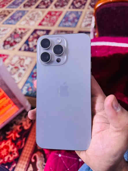 آيفون 15. برو ماكس
بطاريه 91

شرق اوسط 

ذاكره 256
جهاز نظافه 100%% سعر 1100
