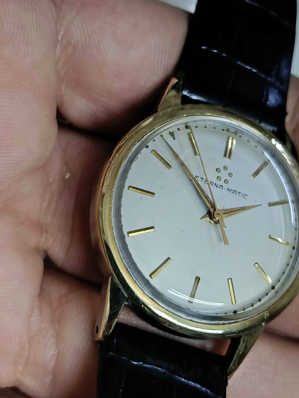 ساعة فنتج من الخمسينات
اتيرنا ماتيك اوتو
ذهب وستيل
34 ملم
نظافة جيدة جدا 
دكمة اصلي ماكنة معلم بغداد, العراق


**إذا كنت صاحب هذا الإعلان وتريد حذفه لأي سبب، رجاءا أرسل رسالة إلى الدعم الفني**