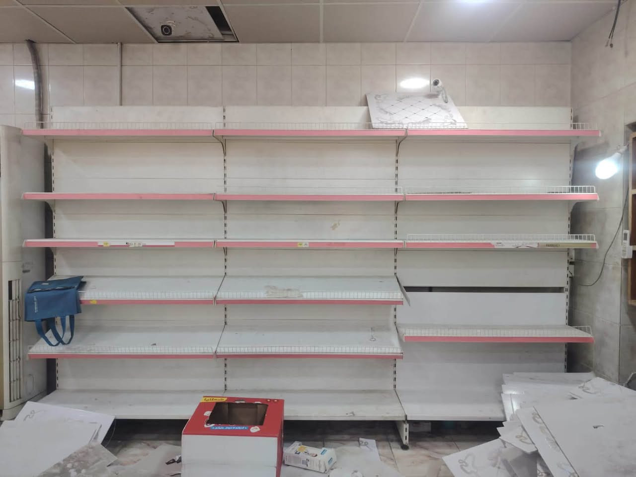 رفوف مال اسواق نظيفة وبسعر مناسب للاستفسار ‭

‭***********‬
