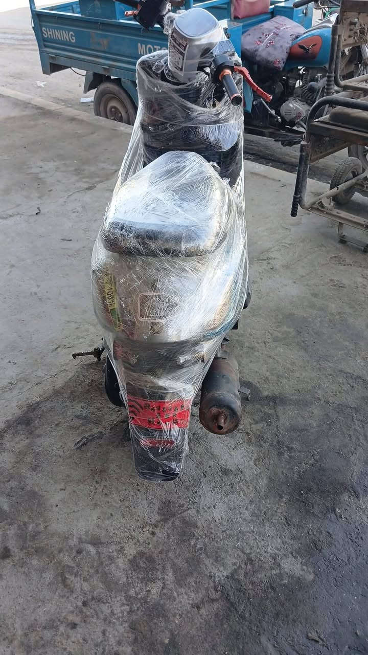 للبيع للبيع بوليس صيني موديل 2024.  كفاله وجاهزه نقصها بس سلف مكينه مكفوله.  سعرها 400 بيها مجال مكاني كربلاء قنطره اسلام للستفسار خاص.


**إذا كنت صاحب هذا الإعلان وتريد حذفه لأي سبب، رجاءا أرسل رسالة إلى الدعم الفني**