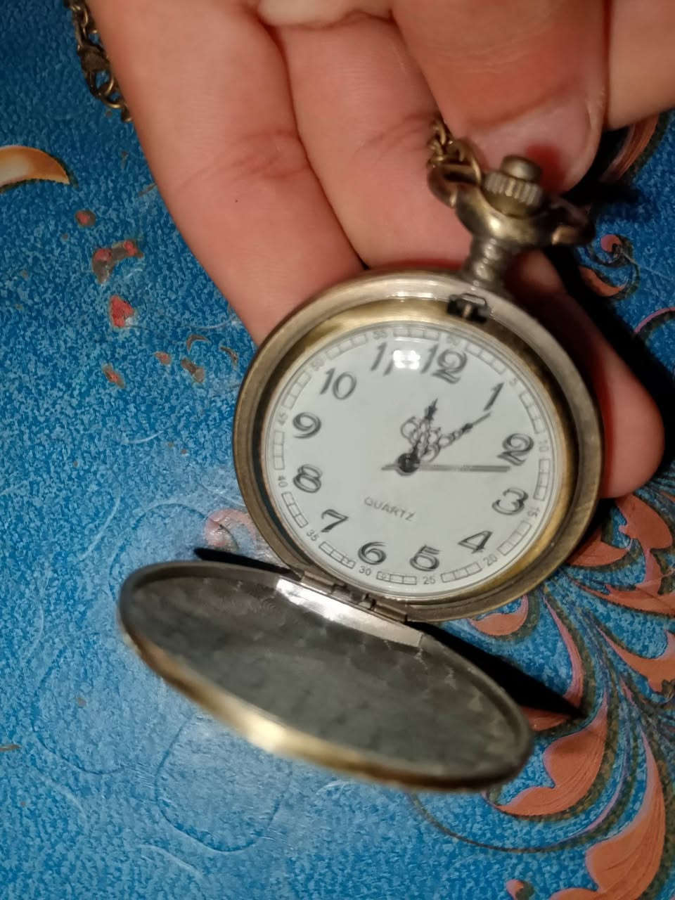 ساعة جدي للبيع التواصل ***********
واتساب
