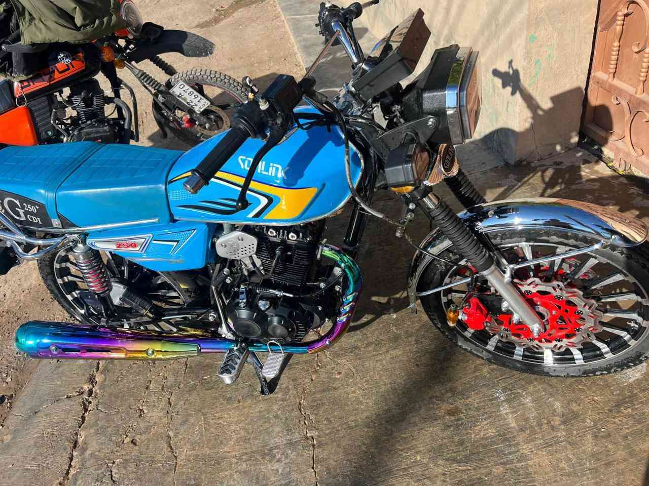 السلام وعليكم 
مكلف بل النشر 
ايراني ٢٦ مكينه ٢٥٠ 
سعر مليون و١٥٠ 
***********
