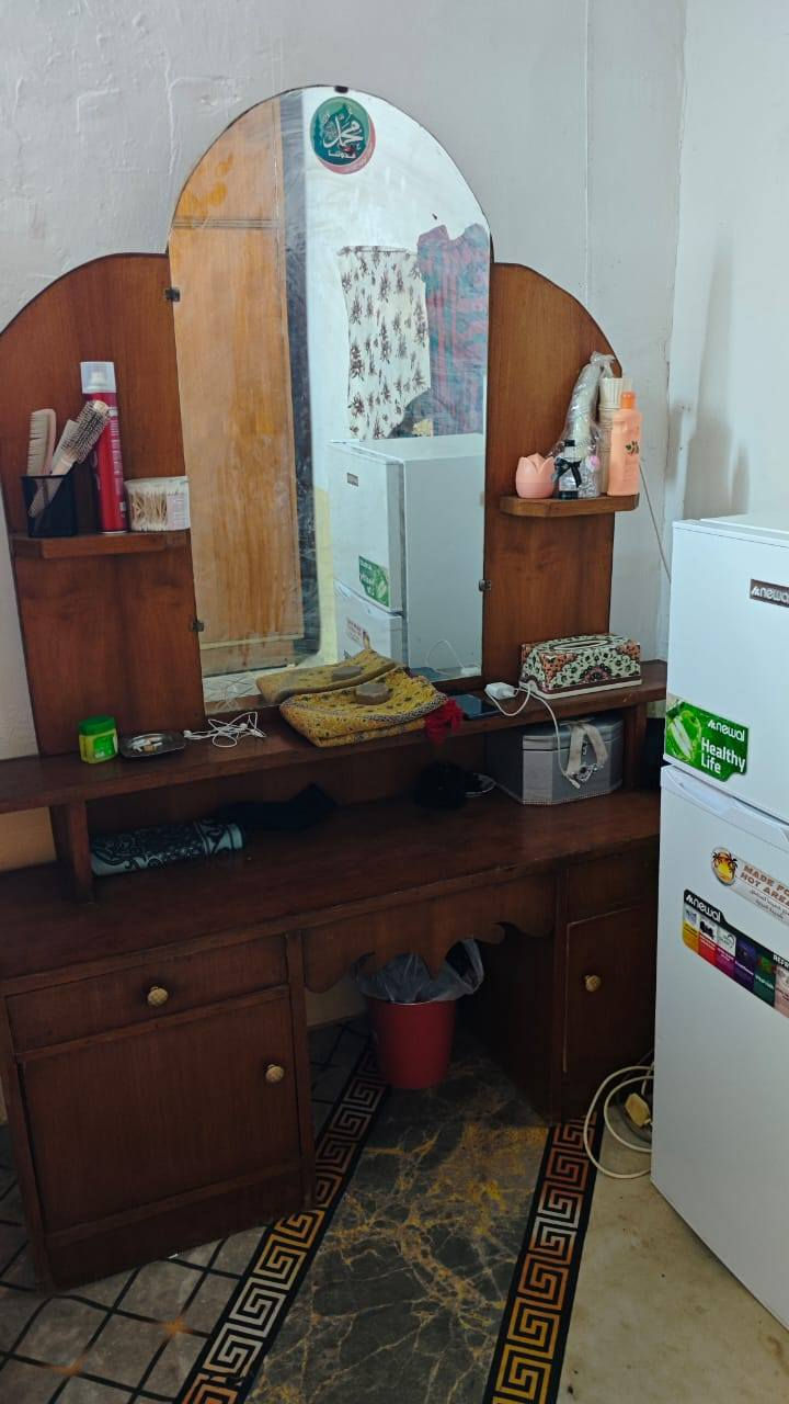 سلام عليكم غرفه لبيع نضيفه السعر 300 الف نجف حي جمعيه الرقم ‏‪0784 613 1103‬‏مستعجل عل بيعه
