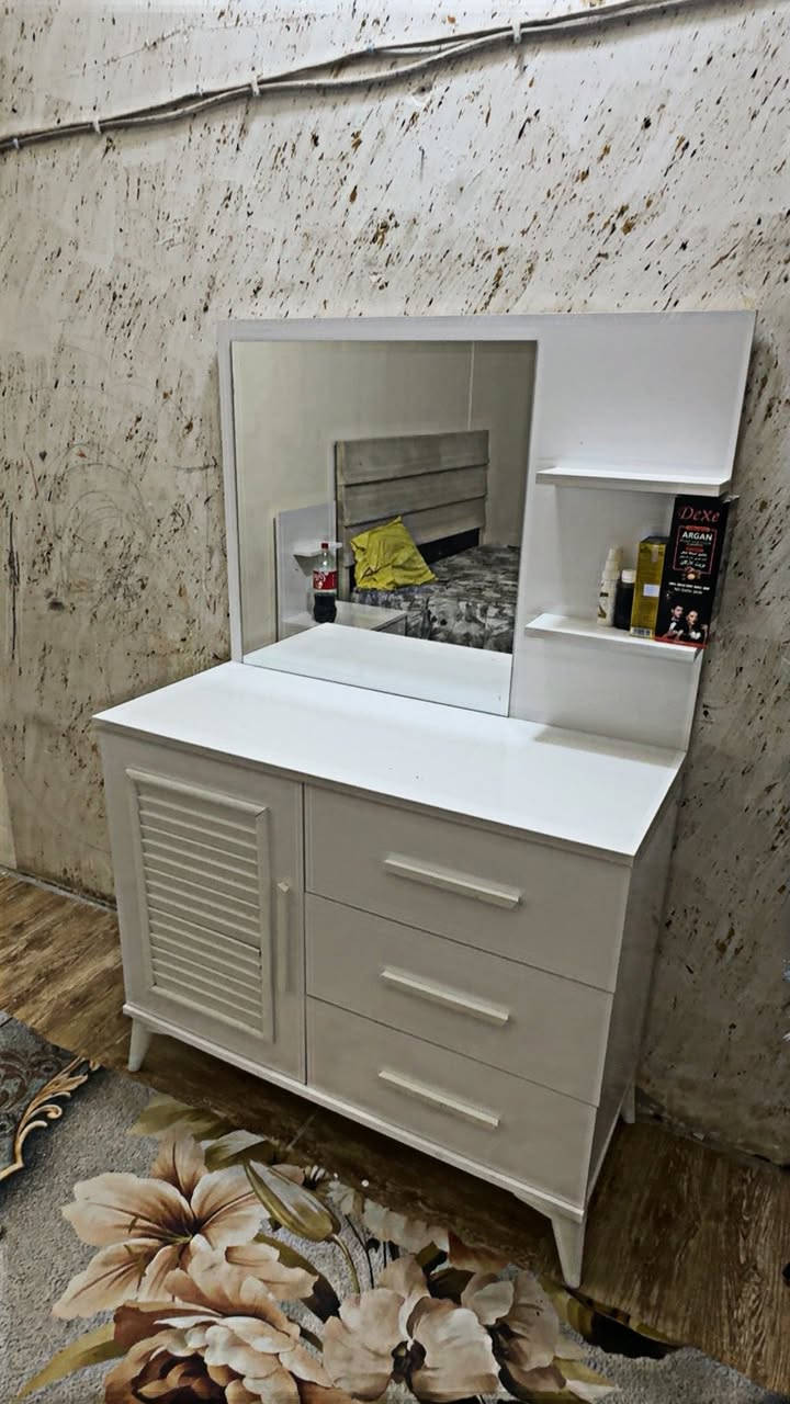 غرفه نوم 4 قطع  تركيه كلش نضيفه300
السعر 300 عنوان بغداد جديده 
وتساب ***********
