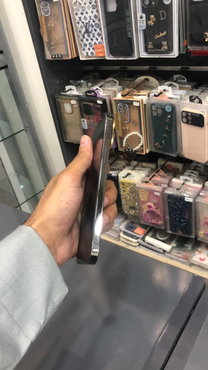 ايفون 13ابروماكس بلادي 

ذاكره 256

بطاريه 96

بدون اي مشاكل

سعره جوه سوك بلاش 660الف قفل 
عنوان تكريت شارع زهور مقابيل مركز النمور 
هاتف ***********
