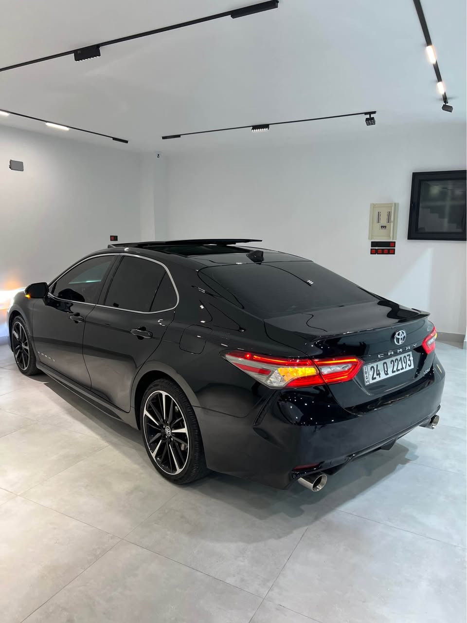 كامري Xse فول فول 
ماكينه 2.5 لتر v4 
موديل 2018 
ره نگ ره ش
داتاشو
بينج كاميره 
سه ماعه jbl 
بانوراما 
كوشن كاره باهي 
كوشن هيتر 
كه له ك مواسفاتين دي تيدانه 
سوبخ دوو قتعه و قتعه ك به غه 
به س بي داخلي و به رشوت 
زمارا ته له فوني *********** دهوك, العراق
