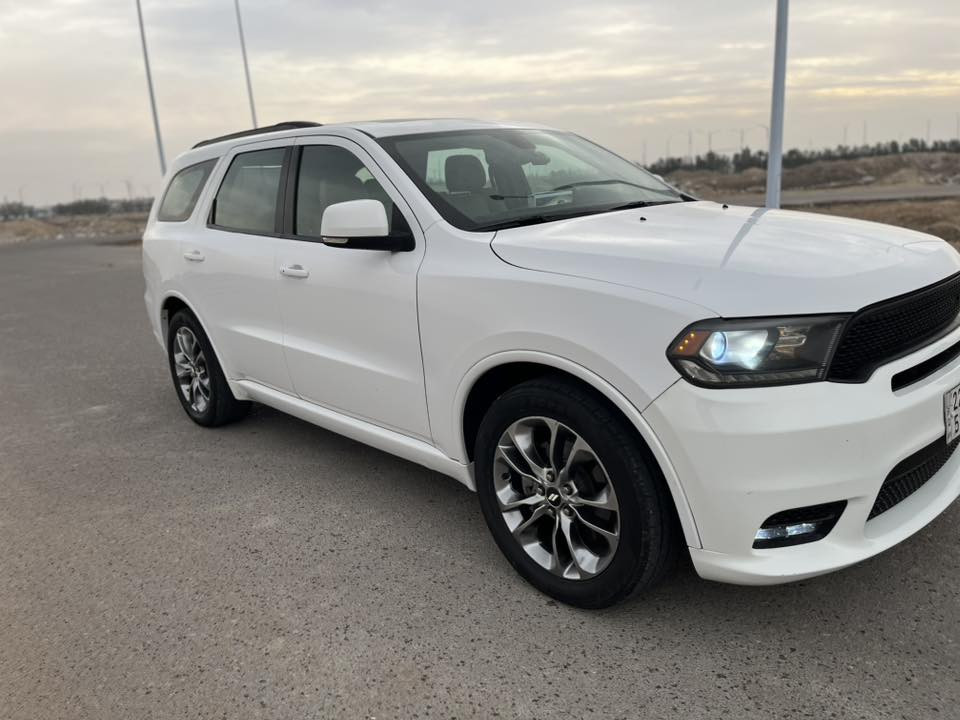 السلام عليكم 
دوج دورنكو 2019 للبيع 
فول مواصفات GT PLAS
بيها جاملغ الايسر ضربه خفيف ومصبوغ 
بيها 3مكانات بارد 
مواصفاتها 
فتحه سقف 
تشغيل عن بعد
صندوق كهربائي 
كشنات كهربائيه 
تدفئه ستيرن وكشنات اربعه 
شاشه جبيره 
حساسات خلفيه 
توقف ذاتي عن الرجوع 
نظام ايكو و نظام سبورت 
خاصيه توفير الوقود عن الوقوف 
تحكم ستيرن 
مثبت سرعات 
نقطه عمياء بل مرايات 
اشاره بل مرايه 
ماشيه 119
عنواني بصره حي القضاة
السعر 275 وبيه مجال
***********
