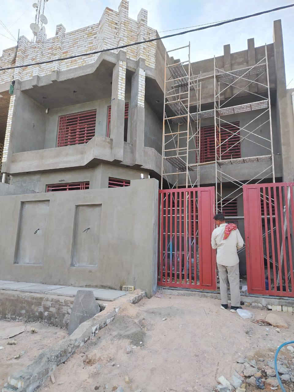 السلام عليكم ورحمة الله وبركاته لبخ درجه اوله شرط استلام مهندس جص اسمنت بورك درجه اوله الشغلي كله بل صور كدامكم *********** عل خط والخاص مفتوح
