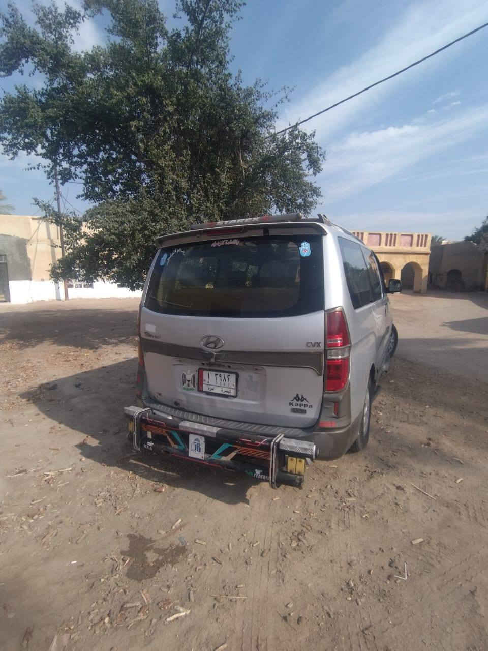 السلام عليكم ستاركس 2008 جيرو اوتوماتيك سياره جديده مقفوله من الضربه سعر 118 بيها  عنوان بالبصره بالقرمه مكلف بالنشر سياره جديده وخير من الله *********** بيع مستعجل
