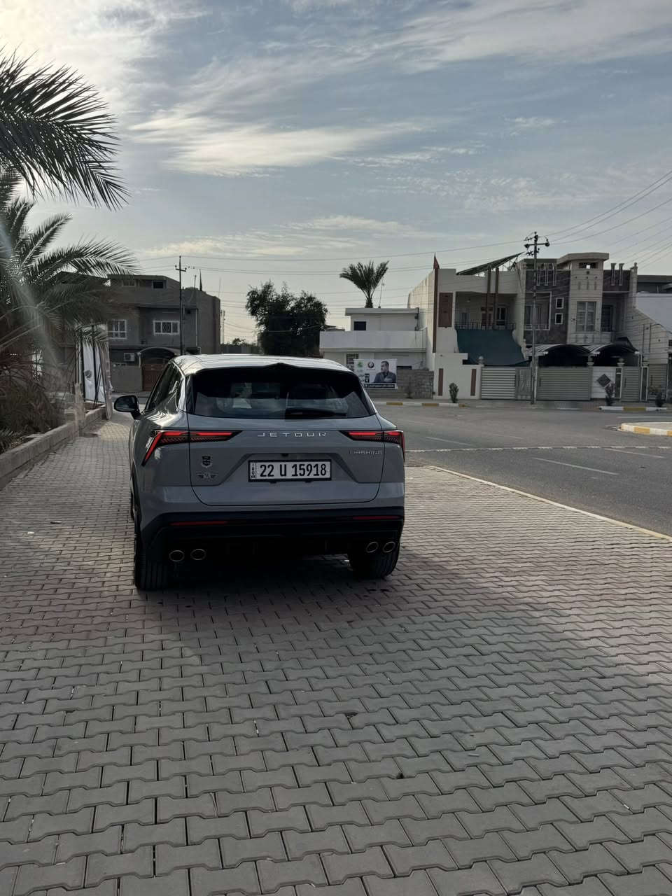 Dashing 1.6L Luxury
جيتور داشنج لگجـري 

ضمان وكالة هارلم 

الموديل: 2025

المحرك: 4 أسطوانات L1.6 تيربو 197 حصان حقن مباشر ناقل الحركة: DCT اوتوماتيكي من 7 سرعات العداد: صفر كيلو متر

استهلاك الوقود: 7.7 لتر لكل 100 كم

ضمان المحرك: 10 سنوات او 1،000,000 كم 

الضمان الأساسي: 6 سنوات وعداد كيلومترات

المواصفات

* إطارات قياس 20 إنج

* فتحة سقف بانوراما

* مقصورة الركاب من الجلد الفاخر

* مقعد السائق والراكب كهربائية

* مقعد السائق مع ذاكرة لحفظ وضعيات الجلوس

* مقعد السائق مبرد ومدفاء

* مقعد الراكب مبرد ومدفاء

* كاميرات محيطية 540 درجة

* شاشة التحكم بقياس 15.6إنج

* * شاشة القيادة بقياس 8 إنج

*نظام ابل كاربلاي واندرويد اوتو

* نظام أوامر وتحكم صوتي

* نظام صوتي 8 سماعات من SONY

* رادار تفاعلي

* تحذير مغادرة المسار

* نظام القيادة شبه الذاتية

* نقطة عمياء

* نظام تحذير الاصطدام الامامي والخلفي

* إنارة محيطية

* إنارة ترحيبية

* المرايا الجانبية قابلة للطي كهربائياً

* شاحن هاتف لاسلكي سريع

* خاصية إغلاق الشبابيك وفتحة السقف عن بعد

* مصابيح أمامية أوتوماتيكية زينون مع مصابيح نهارية LED

*التكيف التلقائي مع الضوء القريب والبعيد

* مسند الذراع الوسطي مع ثلاجة

* دخول ذكي (بصمة)

* تشغيل عن بعد

* صندوق كهربائي

نظام الفرامل اليدوية الاوتوماتيكي Autohold

* وضعيات قيادة متعددة

*6 وسائد هوائية

* موسيقى ترحيبية

* عتبات الأبواب مضيئة

* نظام تنقية الهواء مع شاشة لعرض البيئة الخارجية

* حساس للمطر

اتصال ☎️ ع الرقم سعر خاص او اتصل ع ارقام إذا شراء 

***********

***********
