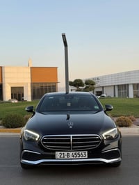 E300   سياره كفالة عامه وارد الماني فول مواصفات بس بدون بانوراما كامير...