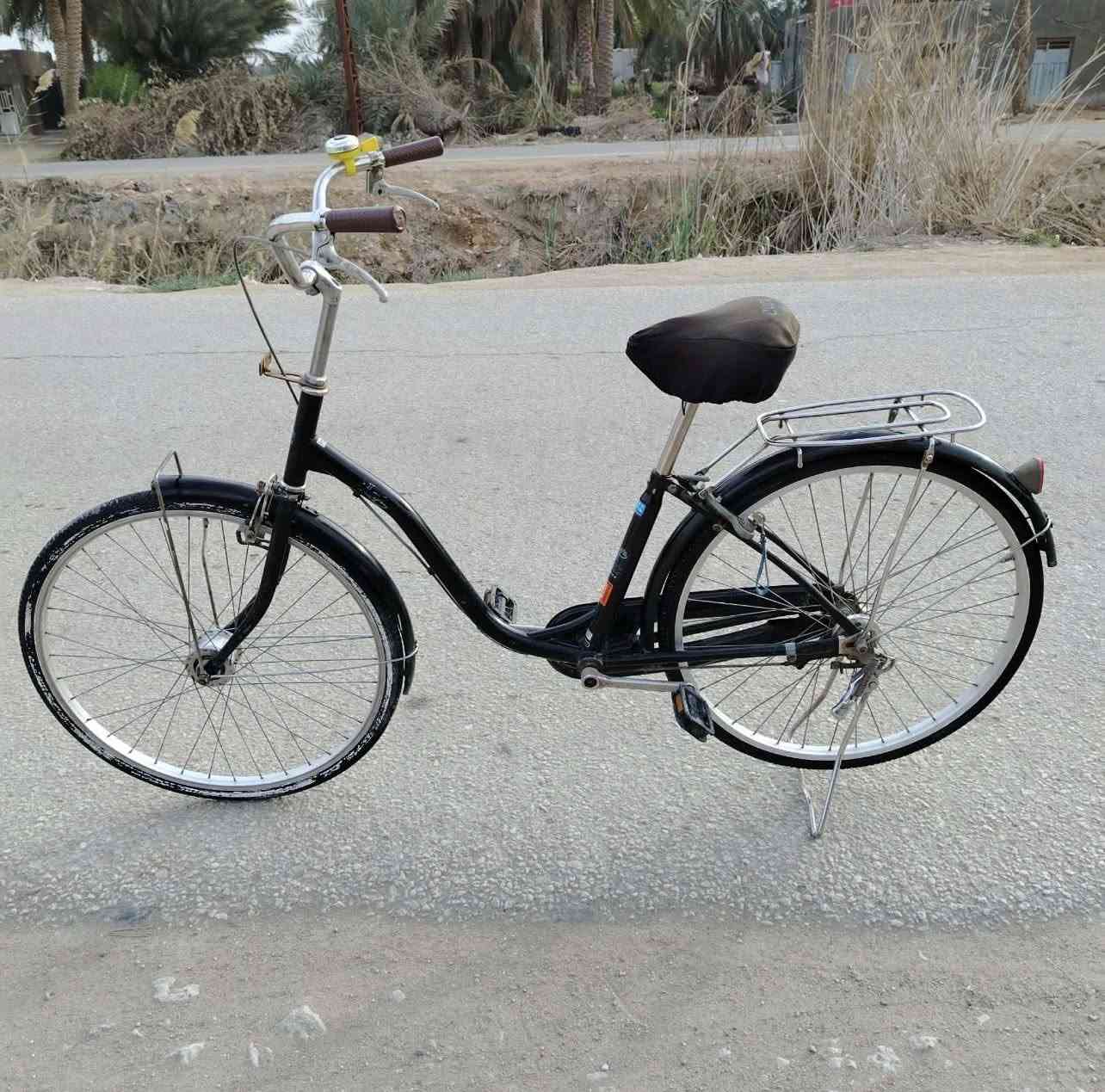 يالله بايسكل للبيع ياباني اصلي مال بالة كلش نضيف ومرتب بايدر خفيف سريع كلش البايسكل ويل ابو الداينم السعر ١٢٠ وبي مجال للشراي مكاني كوفه ناحية العباسية متواجد خاص وهذا رقمي ***********
