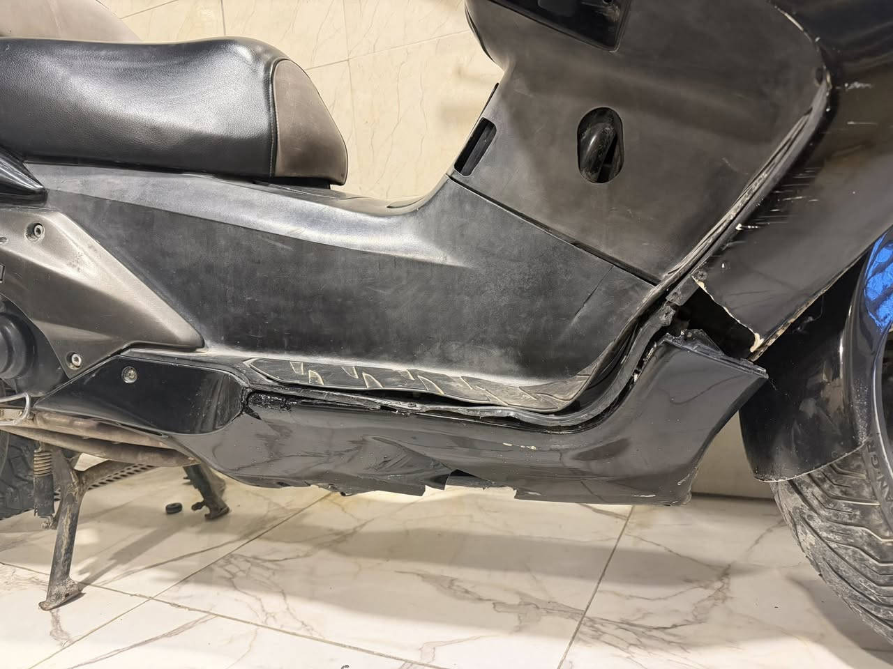 السلام عليكم سلفر ونج 400 دراجه شلعه ومعدل خير من الله مكينه فول ماناقصه شي ومامفتوحه لاتنقيص لا تبخير كلجات فول UPS-GBSالكهربائيات شغاله ماعدى لايت العالي اعتقد الكلوب محترك بس لين جان يشتغل غسلته وطفه الدراجه البجم مالته ينرالدله ترتيب بس باقي الكفرات نضيفات عارضه ب1350 الف بيه مجال بسيط حك جيتك 
مكاني مدينه الصدر تدور كفرات الدراجه متفيدك تدور كراب خابرني وادلل 
اعيد النشر بسبب الوعود الكاذبه -وتخفيض السعر 
*********** خابر وادلل
