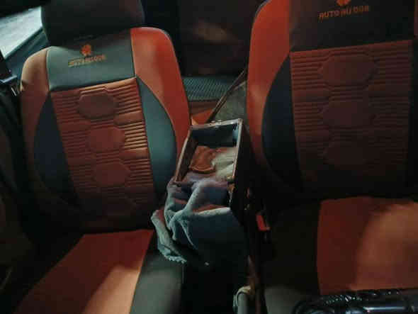 سلام عليكم البرنس فراشه البيع السياره جاهزه من كلشي تخم تاير مكينه.2000مفتوح.كير خير من الله كهرباء كله شغاله منضومه زنون عالي ناصي  المكان بغداد الشعب السعر 35بيها مجال الرقم ***********
