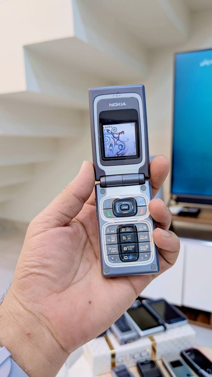 Nokia 7200 classic 
جهاز نظيف وشغال بدون اي عيب بيها خط خفيف بالشاشة ميبين بس لازم اكولها


**إذا كنت صاحب هذا الإعلان وتريد حذفه لأي سبب، رجاءا أرسل رسالة إلى الدعم الفني**