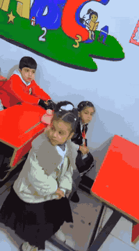 #تدريسنا درسنا لهذا اليوم للانكليزي لاطفالنا المبدعين سنافرنا المتميزين #روضة #رياضاطفال
التسجيل مفتوح ومستمر على مدار الأسبوع لحجز مقاعدكم والاستفسار ع الخاص او على رقم الهاتف *********** يتوفر واتساب أيضآ
العنوان الثعالبة الـ ٦٠٠٠ شارع محطة الوقود مجاور أسواق بغداد روضة وحضانة سنافر الثعالبة الأهلية النموذجية
