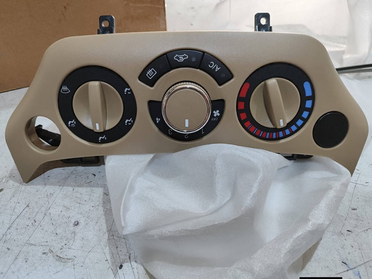 العالمية لقطع غيار السيارات🚖🚖 
كونترول تبريد❄️❄️❄️ اوبترا // افيو واغلب السيارات قطع اصلية من المنشأ🇰🇷🇰🇷 باسعار مناسبه جدا 
💵💵جملة ومفرد $$
توصيل داخل الناصرية وكافة المحافظات 
العنوان الناصرية شارع الوقائي🛣️🛣️ مقابل ديوانية عبادة وسوق الصالحية 
للاستفسار الاتصال او واتساب 📱📱📱
***********-***********
