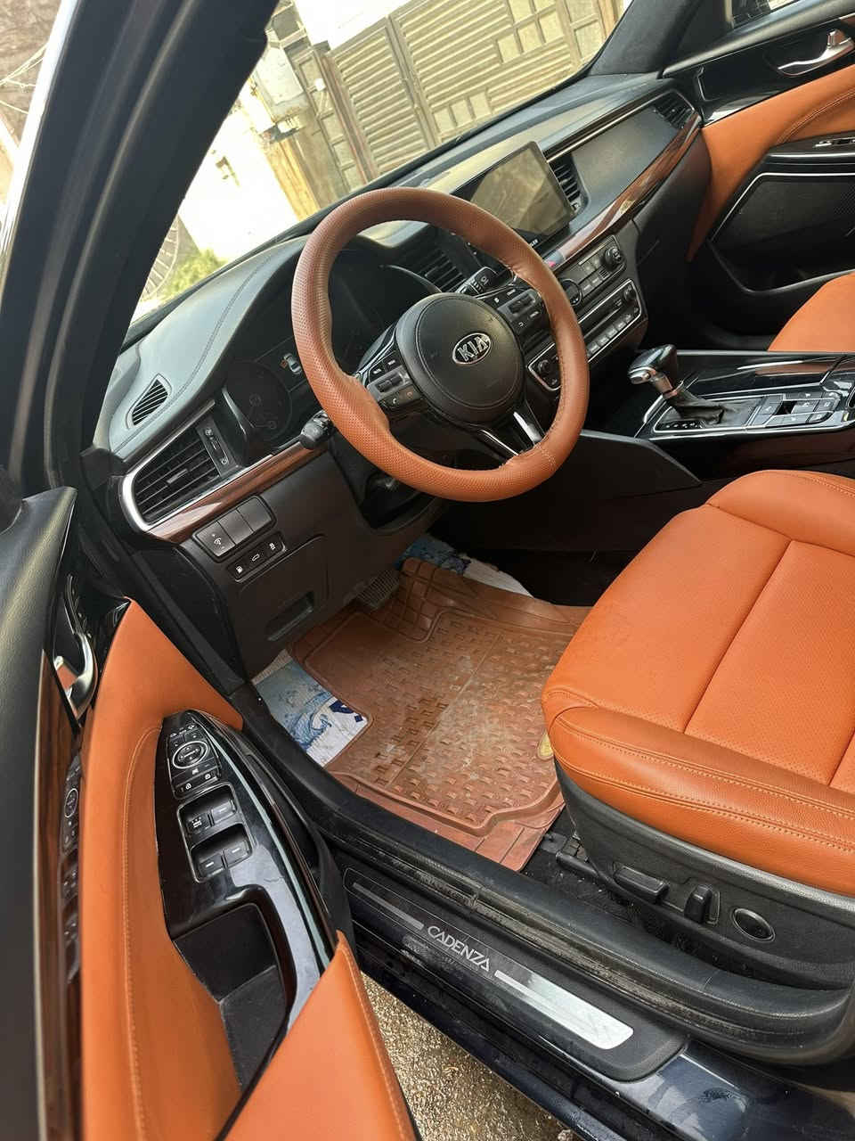 كيا كادنزا خليجيه 2018 رقم سنويه هزه جديد اربيل شرط التحويل فول مواصفات مصبوغه اثر طخات سياره نظيفه سعرها 165 عنواني المنصور ***********
