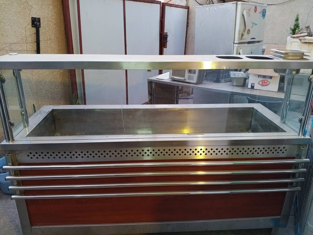 شوايه دجاج وحمايه تركيه للبيع في بغداد للتواصل ***********
