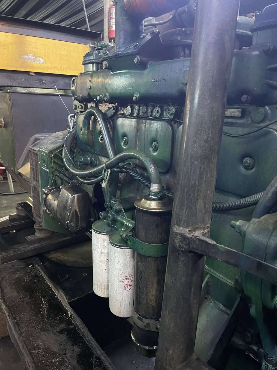 مولدة ڤالڤو محرك  توليد حجم 220 KVكيڤي. توليد بشرط وريترات وكل مولدة بشرط فقط المحرك. ضرب ذراع وكسر سلندر. ابيعه على حاله 

مكان مولدة كركوك. حي عسكري. 

***********

السعر.  30. ورقه.   ابيعه لان اخذت مولدة كامل.
