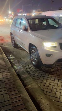 جيب 14 خليجيه فول مواصفات ماشيه 70الف السعر 235مكان السياره بغداد 0771...