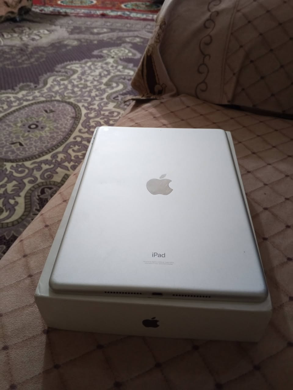 سلام عليكم ايباد تسعة ذاكرة 256 مبدل شاشة إصلية بطاريتة جديدة يعني المية تكفيك يوم كامل وروح افحص اي مكان مكاني نجف الاشرف ***********  السعر350
