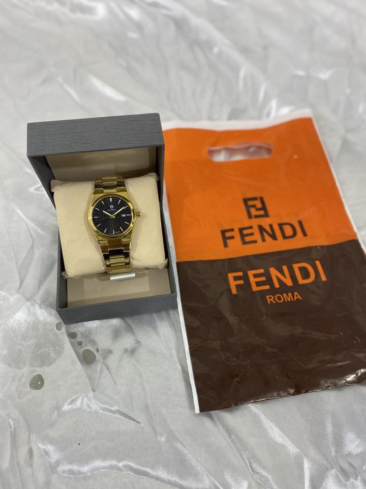 ساعه نوعيه ممتازه يتوفر توصيل داخل النجف والكوفه مجانييي والسعر راح يكون صدمه 🔥 ب15الف هيه والتوصيل المجاني واذا تريد جمله متوفر كافه المحافضات راسلنا على الواتساب ***********
