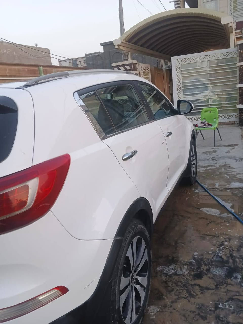 السلام عليكم
سبورتج ٢٠١٢ خليجي فول 

بصمه تشغيل وأبواب 

كامرا متحركة 

حساسات خلفي 

شاشة + مسجلها البلادي موجود 

الأرضية مغلفة جلد 

كشنات جلد مغلفة 

تبريد ثلج 

بيها رصعات ع شخوط 

ماشيه ١٦٧ 

محرك ٢٠٠٠ دوش مفتوح ع شرط وكالة راجع لاتنقيص ولا تبخير 

مكان ابو غريب قريب ع معمل حليب بلادي ع الخدمي 

واتس اب

 *********** 

١٣٥$
