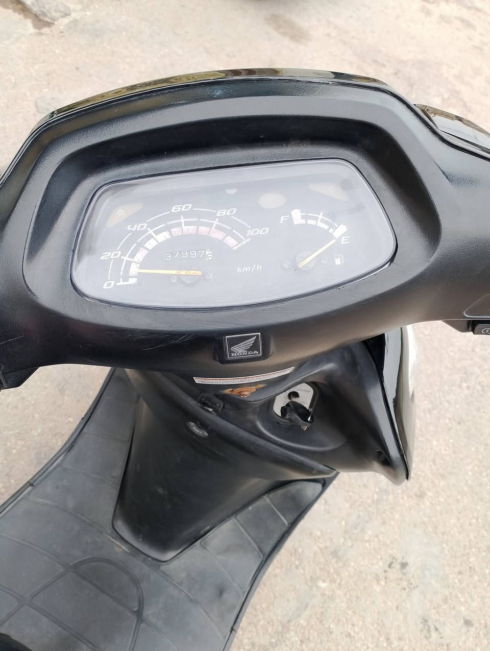 سبيسي ياباني مبدل ولفات فقط الدراجه كامله علئ اخر حبايه كفرات اصليه كابريتر اصلي دراجه خرسه كله ختم واحد مكينه ماتسمعله صوت خرسه شلعه معدل يشك الكاع دهن اليوم بدلته بانزين متروسه الشراي بخدمته مكاني كوت داموك ***********
