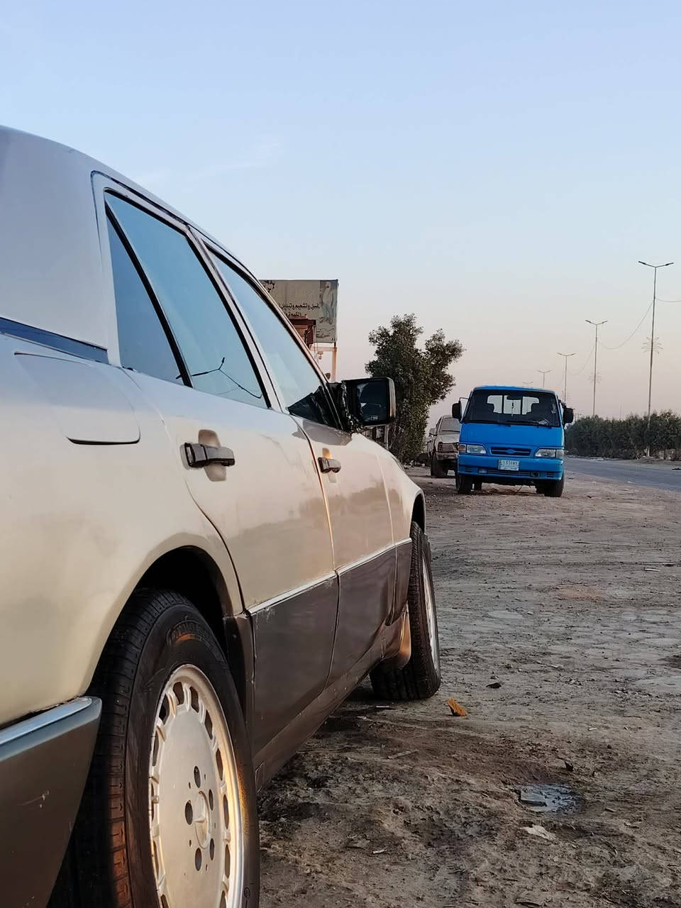 السلام من رخصة الادمن سياره مرسيدس موديل 89مصبوغه جماليه كير ومكينه تمام غرفه نظيفه رقم بغداد انكليزي السياره نصبتها حلوه سنويه ماصاقطه السعر 40وبي مجال مكان السياره الديوانية قضاء البدير وإذا اكو مراوس حسب القناعه رقم الهاتف ***********
