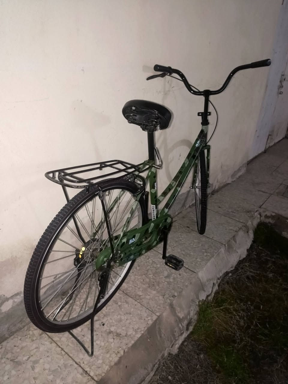 سلام عليكم "

بيسكل حشداوي نضيف وأغراضه كلهن موجودات ونضيفات 

البيسكل للبيع والمراوس ( وتنطي فرق ) اراوس باي بيسكل والسعر بالخاص 

شخطاته خفيفه ومتبين 

رجاءاً اذا مو شراي لتطبلي خاص 

( ملاحضه انت تجيني )


**إذا كنت صاحب هذا الإعلان وتريد حذفه لأي سبب، رجاءا أرسل رسالة إلى الدعم الفني**