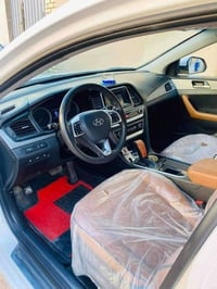 يا الله  خوان مكلف بالنشر هذا رقم صاحب السيارة  07830079400 سوناتا خلي...