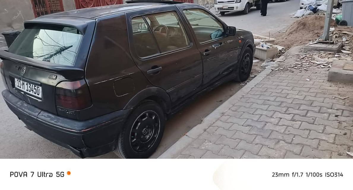 سلام عليكم كولف موديل 93 رقم بغداد باسمي  كير عادي مكينه 200قبق ابيض صدر جديد سياره بدون ضربه وصبغ السياره جارده تخم تاير جديد مكينه خير من الله ترايهه كلش حلو داخلهه حلو نضيف كهربائياتهه كلهه شغاله ما بيهه نقص بيهه صوت بولبرن مال ويل مكاني بغداد جسر ديالى القديم *********** السعر 38وبي مجال كلش قليل
