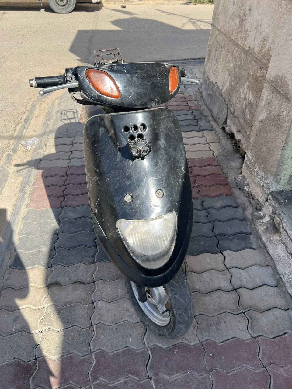 دراجه منغولي تايرات جدد كابريتر باله جديده دراجه شغاله وتمشي ما توكفك بشارع ابد مشيه يخبل مكينه مجفته الكير كفاله  السعر 350 وبيه مجال بسيط  
***********
